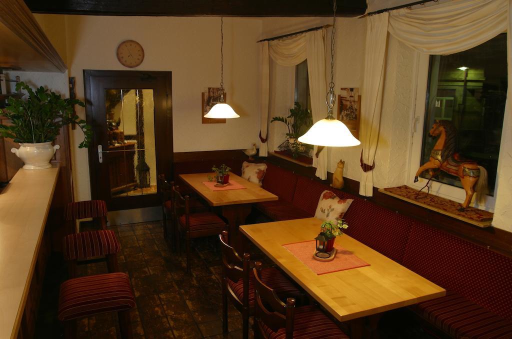 Hotel Zur Pfalz Kandel Ngoại thất bức ảnh