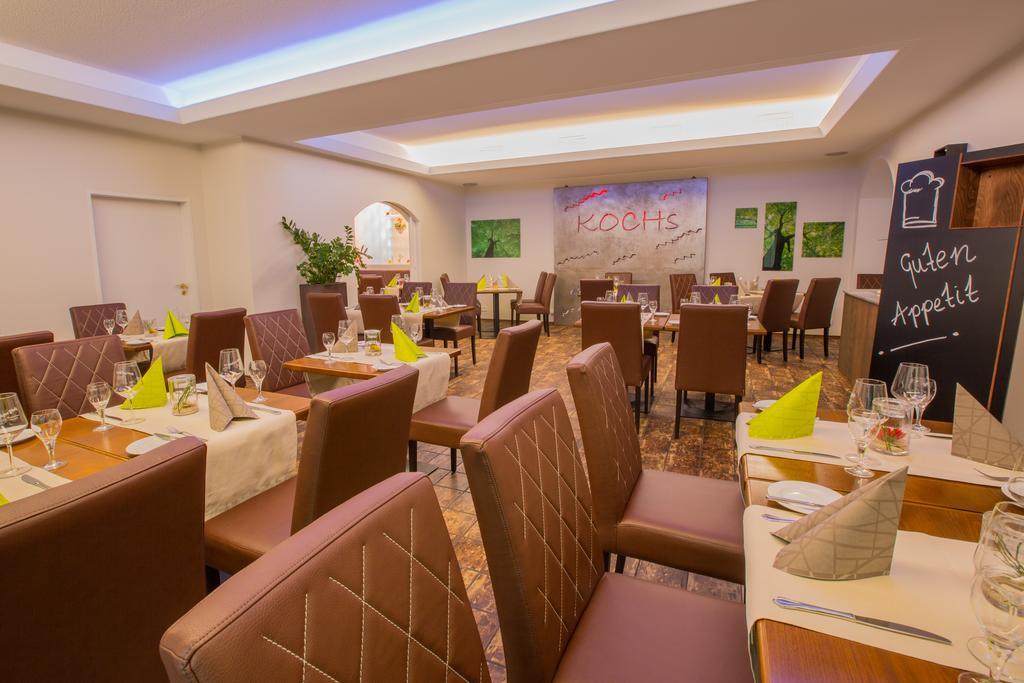 Hotel Zur Pfalz Kandel Ngoại thất bức ảnh