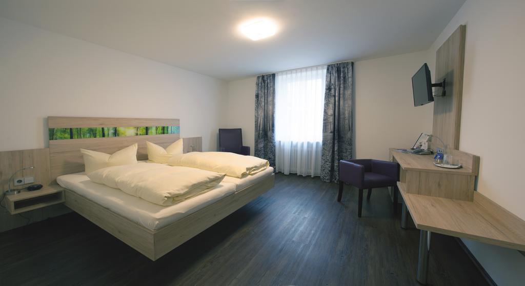 Hotel Zur Pfalz Kandel Ngoại thất bức ảnh