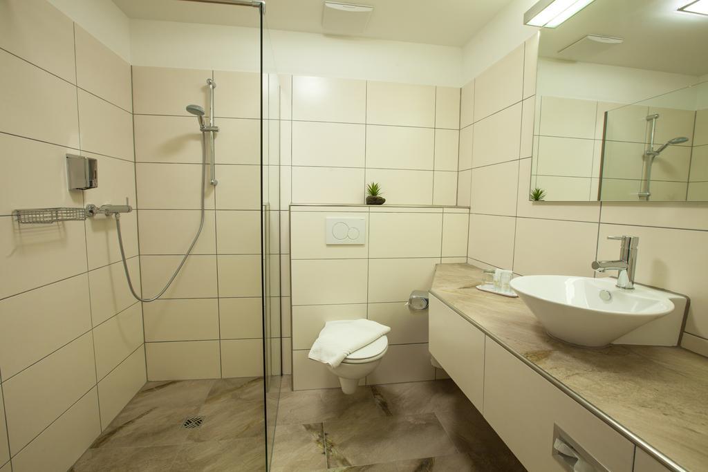 Hotel Zur Pfalz Kandel Ngoại thất bức ảnh
