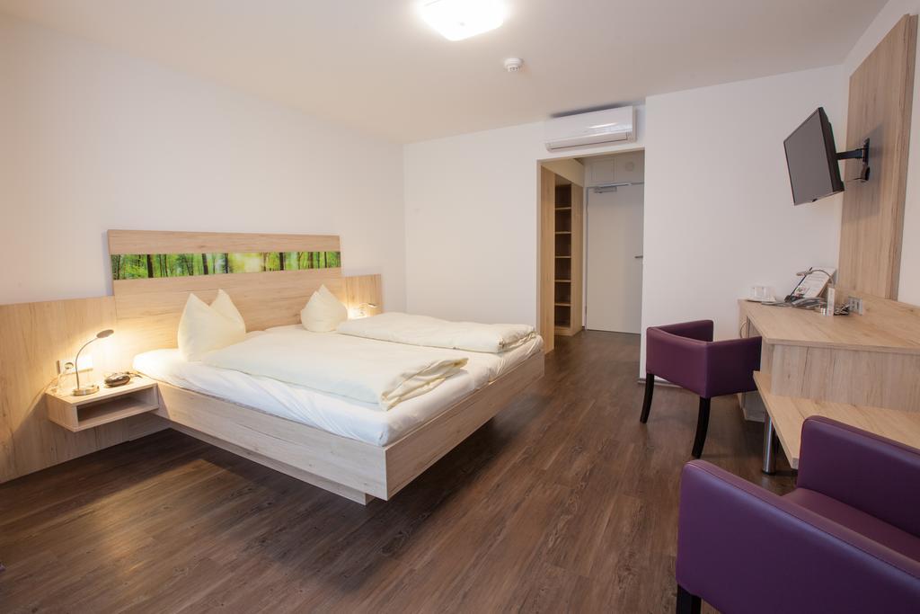 Hotel Zur Pfalz Kandel Ngoại thất bức ảnh